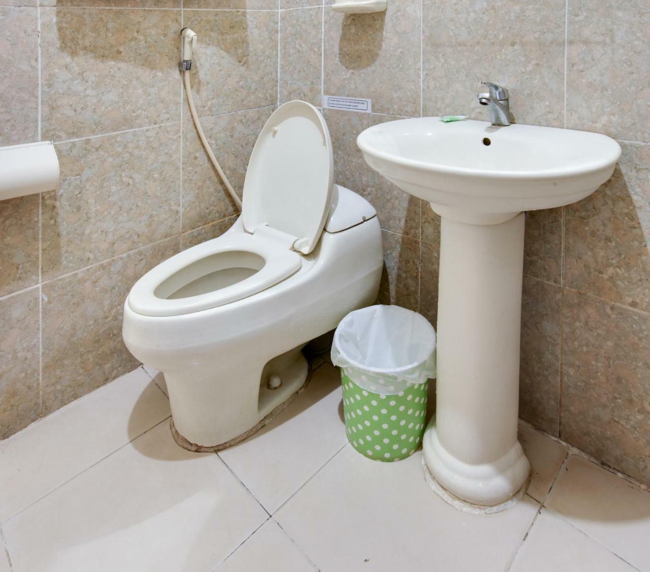 Lite Rooms Bogor Guest House Extérieur photo