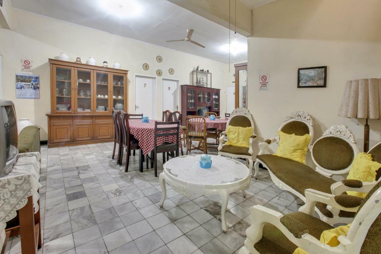 Lite Rooms Bogor Guest House Extérieur photo