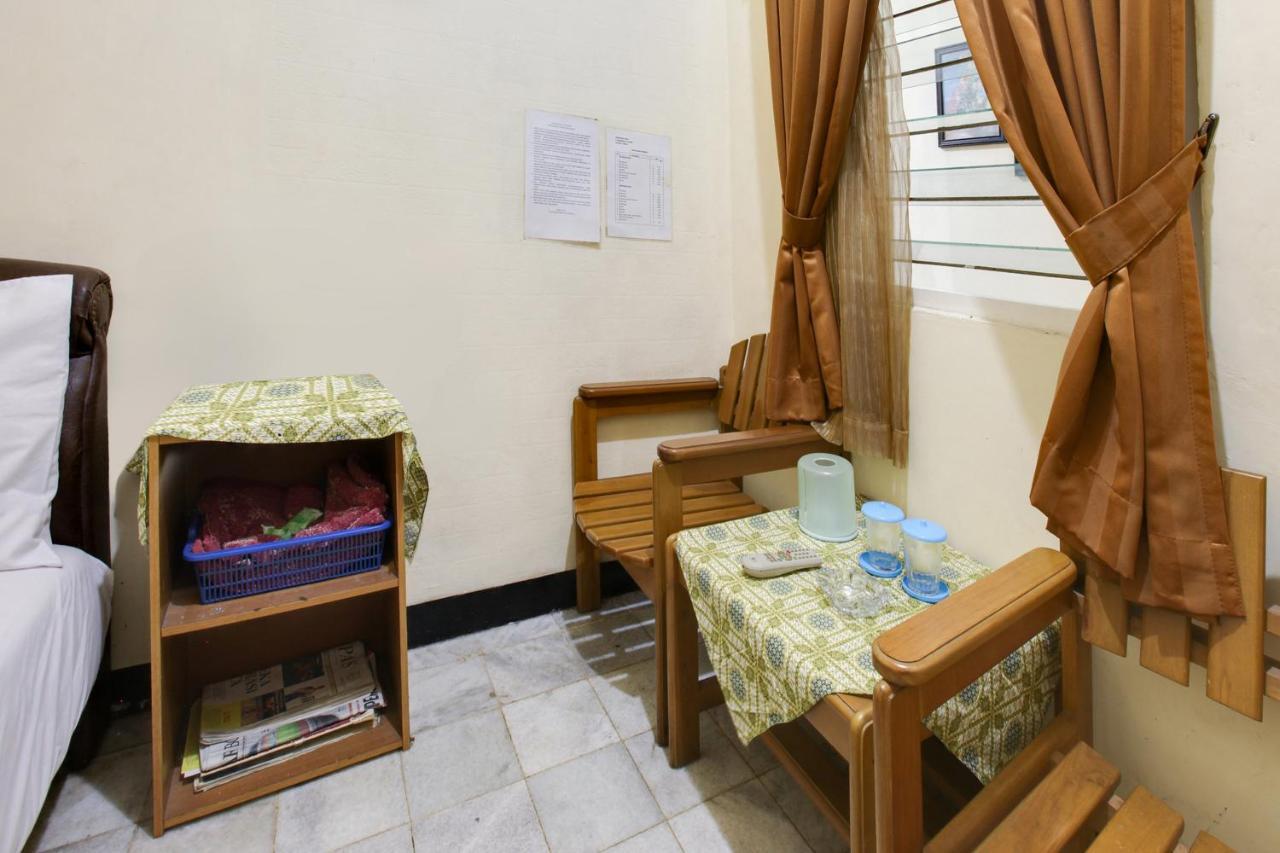 Lite Rooms Bogor Guest House Extérieur photo
